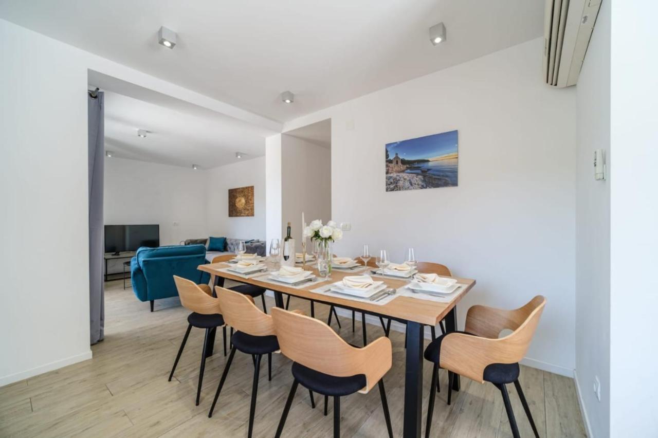 Villa Tm With Private Heated Pool, Poolhouse & Private Garage Milna  Exterior foto
