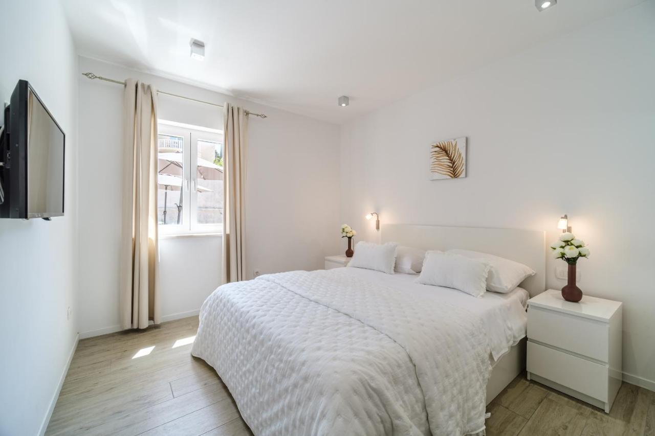 Villa Tm With Private Heated Pool, Poolhouse & Private Garage Milna  Exterior foto