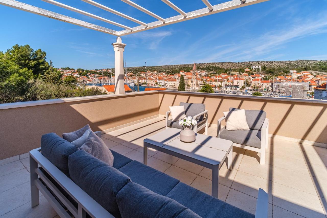 Villa Tm With Private Heated Pool, Poolhouse & Private Garage Milna  Exterior foto