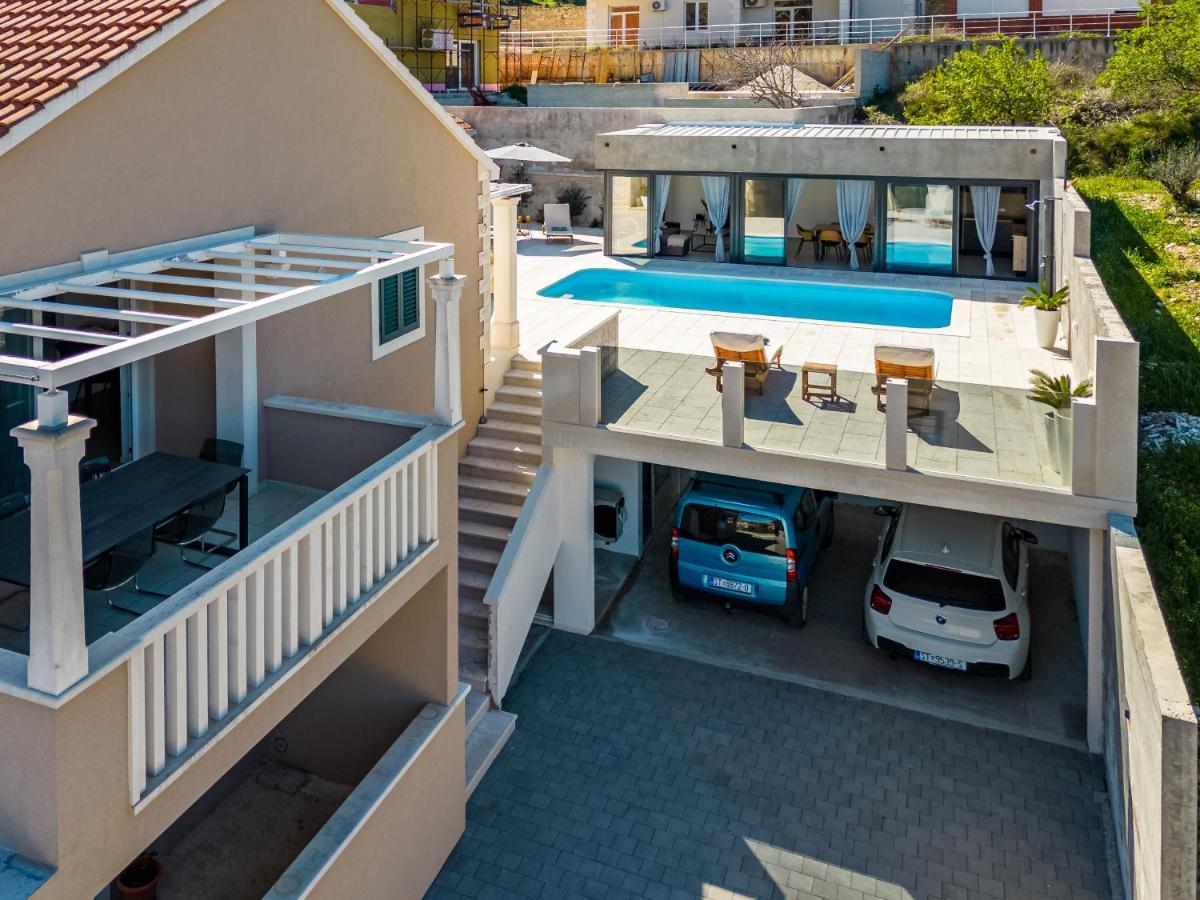 Villa Tm With Private Heated Pool, Poolhouse & Private Garage Milna  Exterior foto