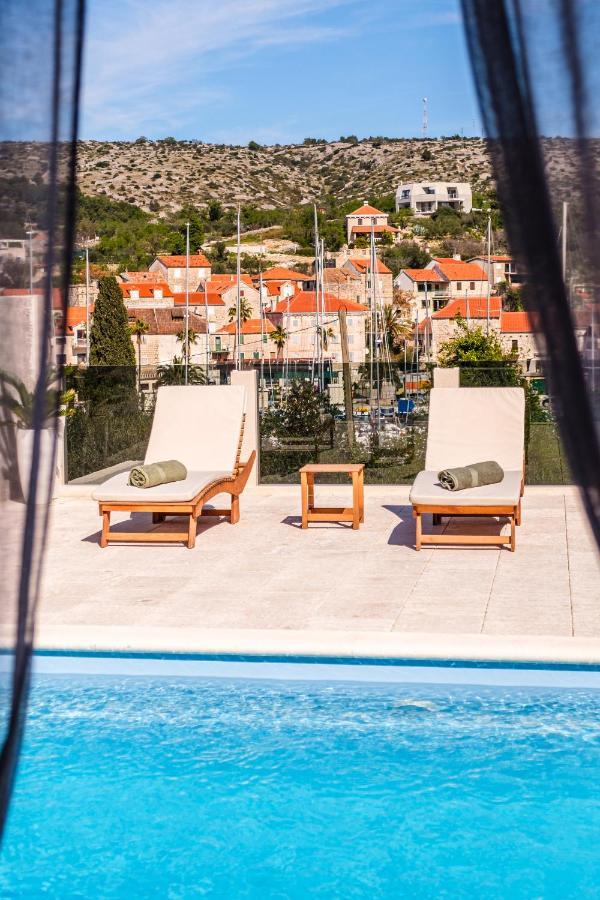 Villa Tm With Private Heated Pool, Poolhouse & Private Garage Milna  Exterior foto