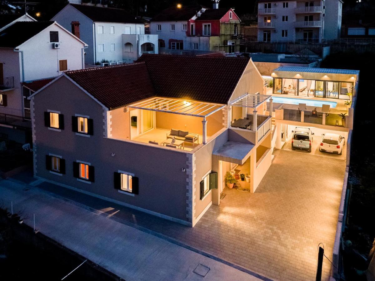 Villa Tm With Private Heated Pool, Poolhouse & Private Garage Milna  Exterior foto